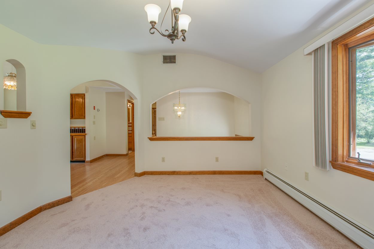 15 Bowers Road Derry, NH 03038 - Photo 5 of 17