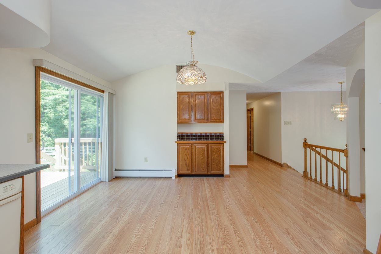 15 Bowers Road Derry, NH 03038 - Photo 6 of 17