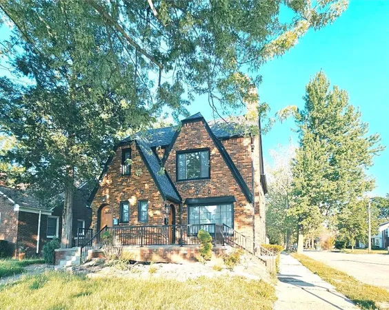 $2,300 | 19000 Chandler Park Drive, Grosse Pointe, MI 48236