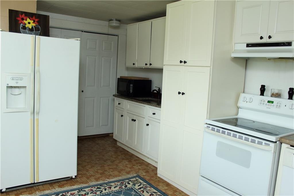 48 Northern Point Road Bristol, ME 04564 - Photo 6 of 19 Kitchen