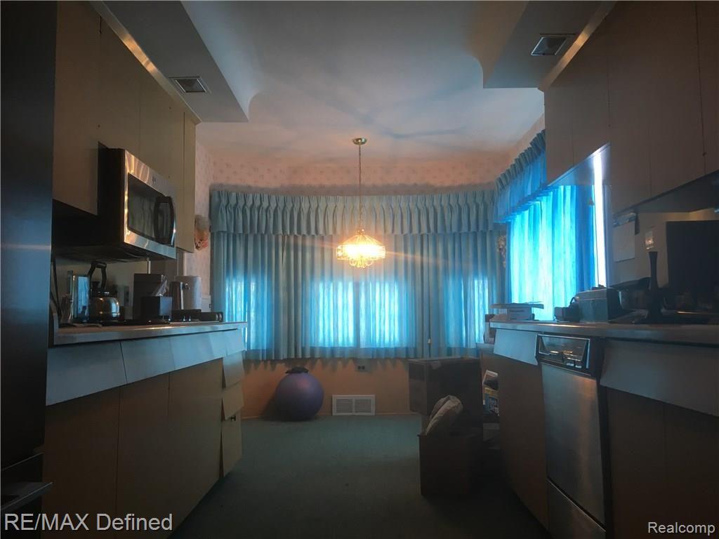 1381 South Renaud Road Grosse Pointe, MI 48236 - Photo 29 of 33 File_009.jpeg