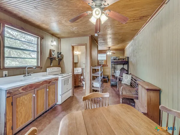 $3,450 | 1660 McIver, Canyon Lake, TX 78133