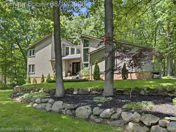 $850,000 | 7450 Deerhill Drive, Clarkston, MI 48346