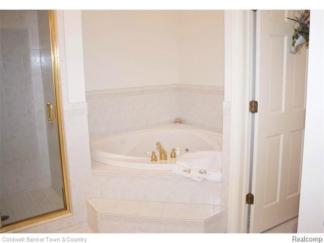 11005 Fenton Road Fenton, MI 48430 - Photo 38 of 52