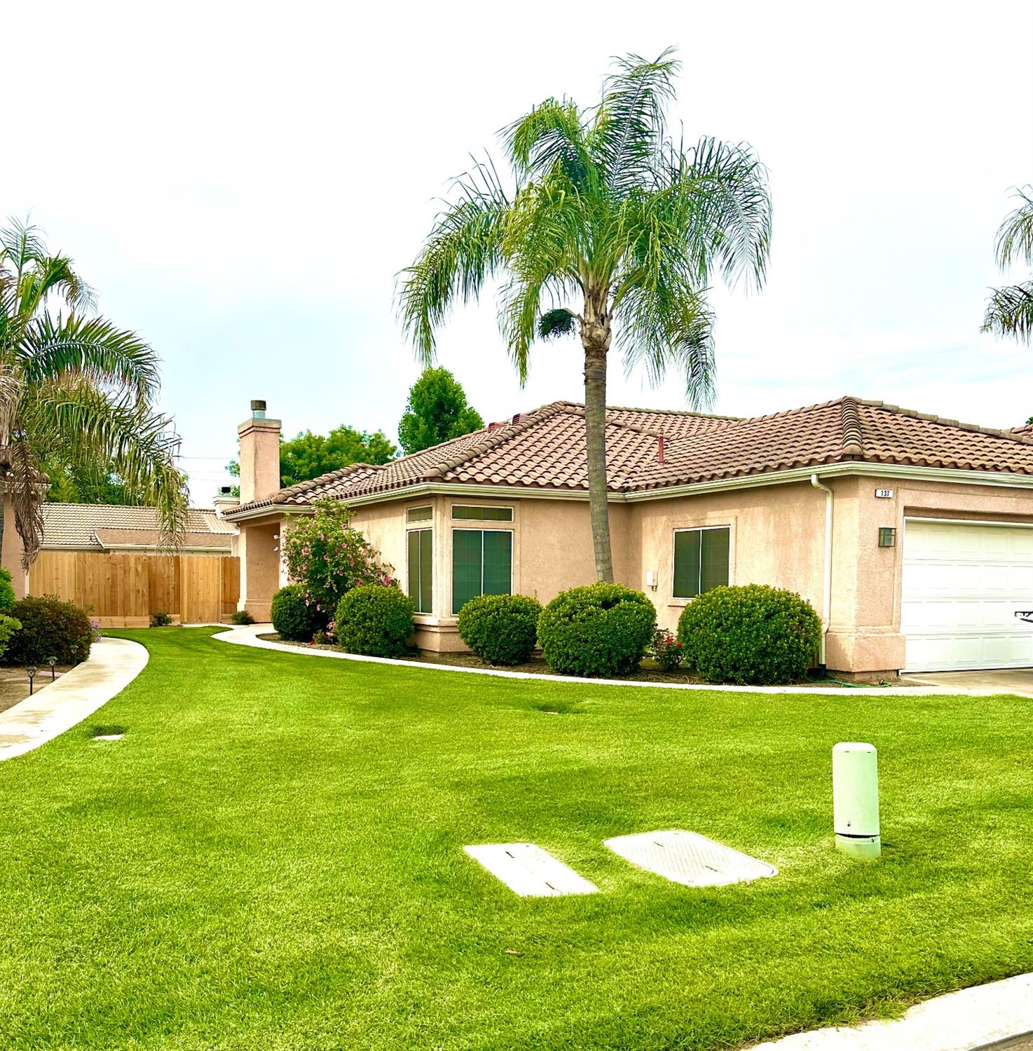 137 Twins Court Reedley, CA 93654 - Photo 1 of 13 Gallery Image 1