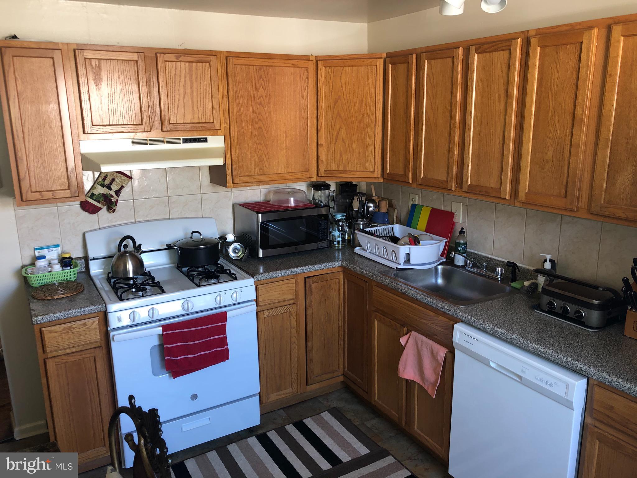 2875 Angus Road Philadelphia, PA 19114 - Photo 7 of 31