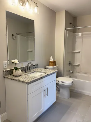 $2,850 | 1916 Post Road, Fairfield, CT 06824