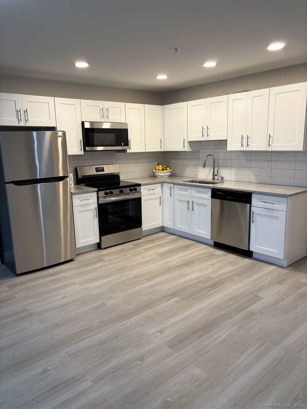 1916 Post Road Fairfield, CT 06824 - Photo 4 of 7