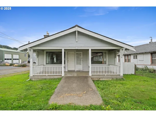 $379,000 | 308 1st Street, Garibaldi, OR 97118