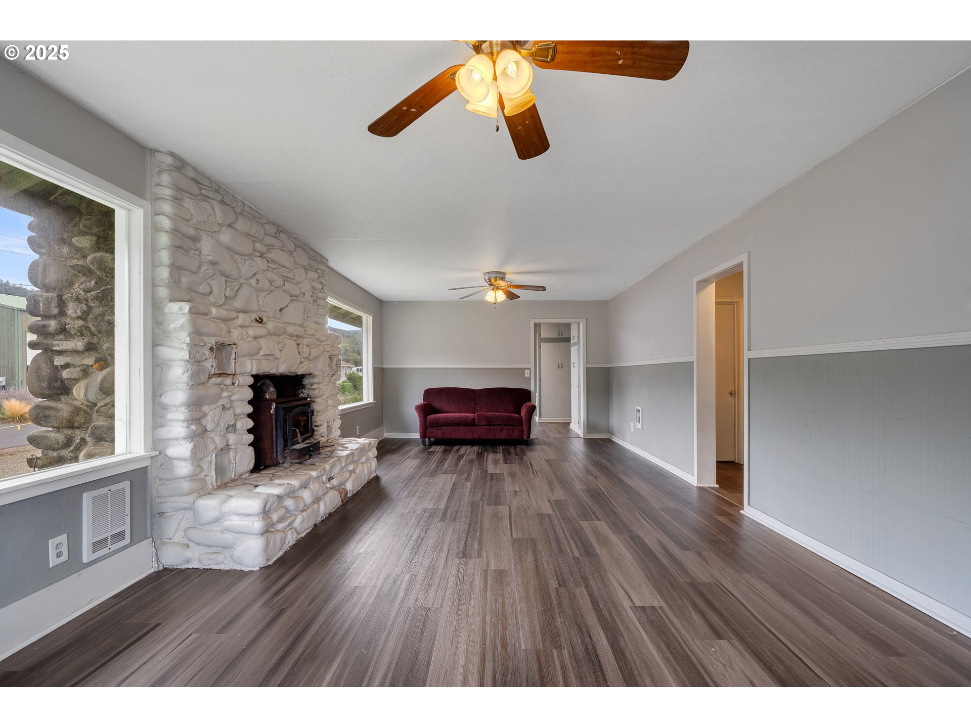 308 1st Street Garibaldi, OR 97118 - Photo 4 of 31