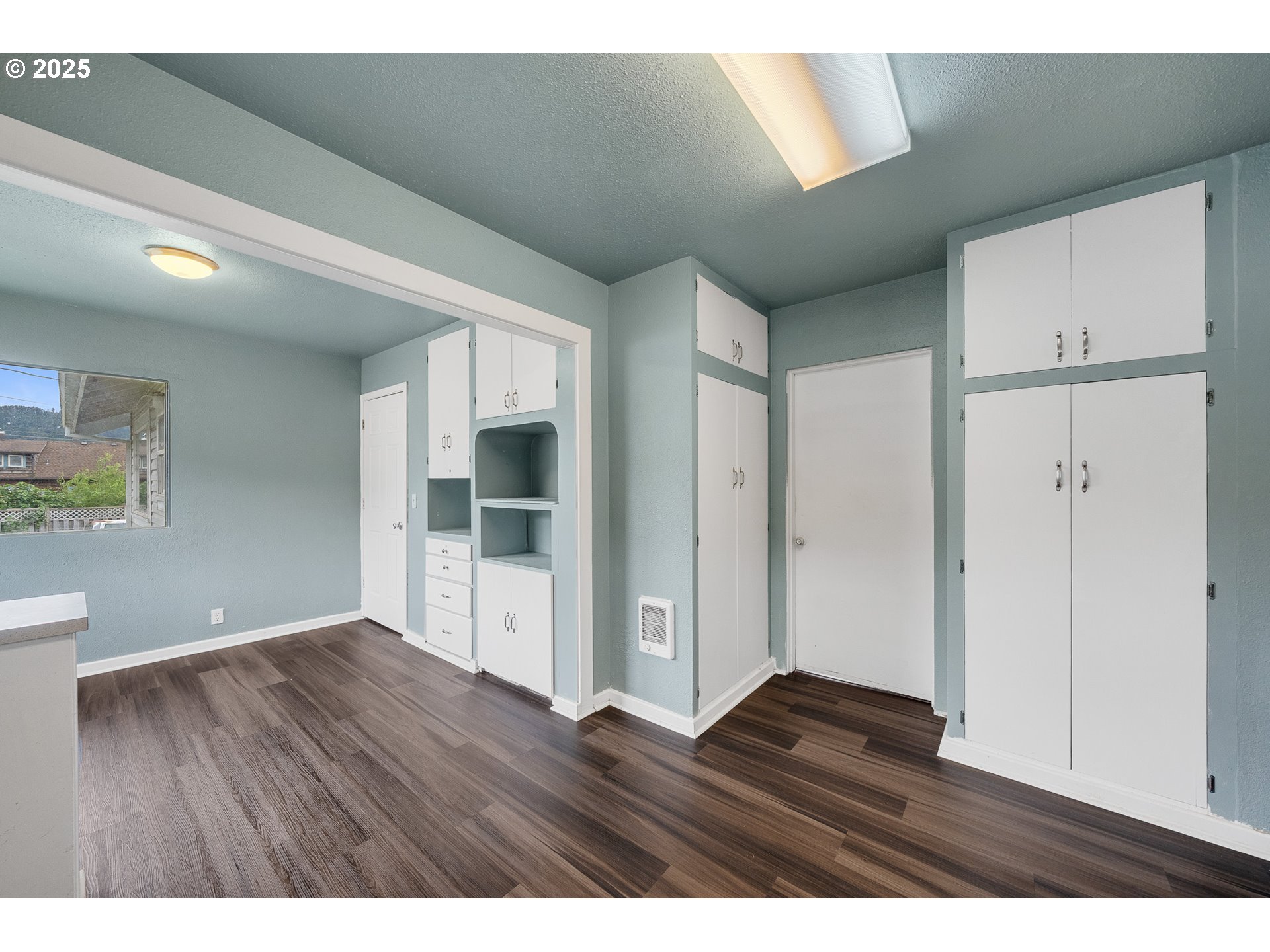 308 1st Street Garibaldi, OR 97118 - Photo 8 of 31