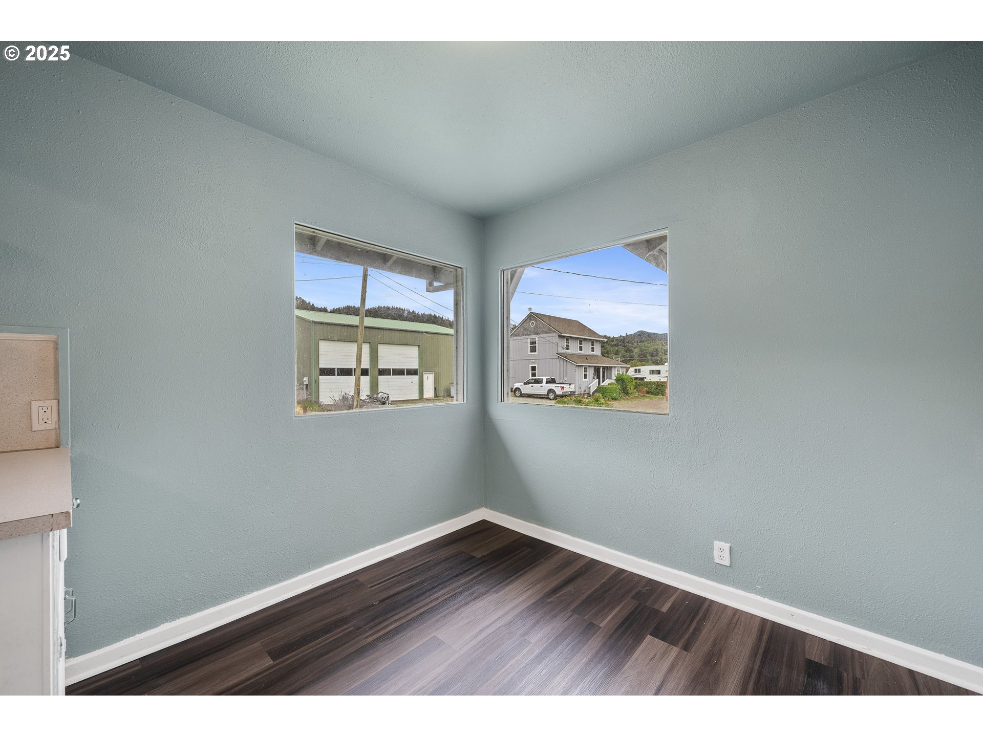 308 1st Street Garibaldi, OR 97118 - Photo 9 of 31