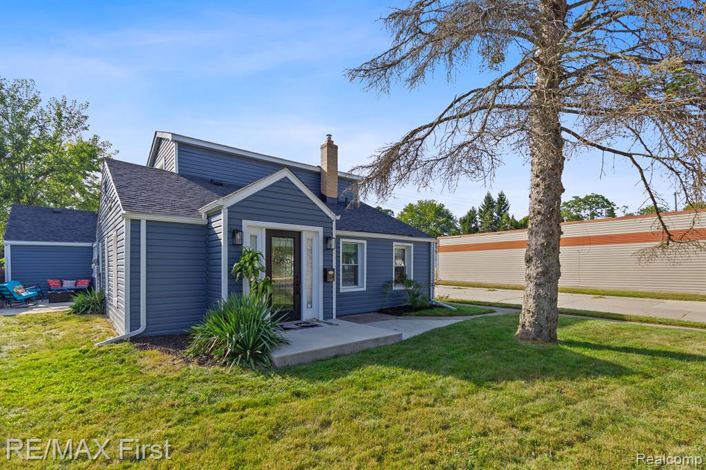 2931 Rochester Road Royal Oak, MI 48073 - Photo 1 of 24