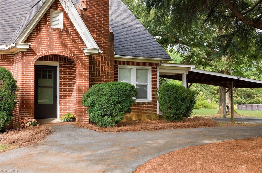 500 Midway School Road Lexington, NC 27295 - Photo 2 of 36 Circle driveway