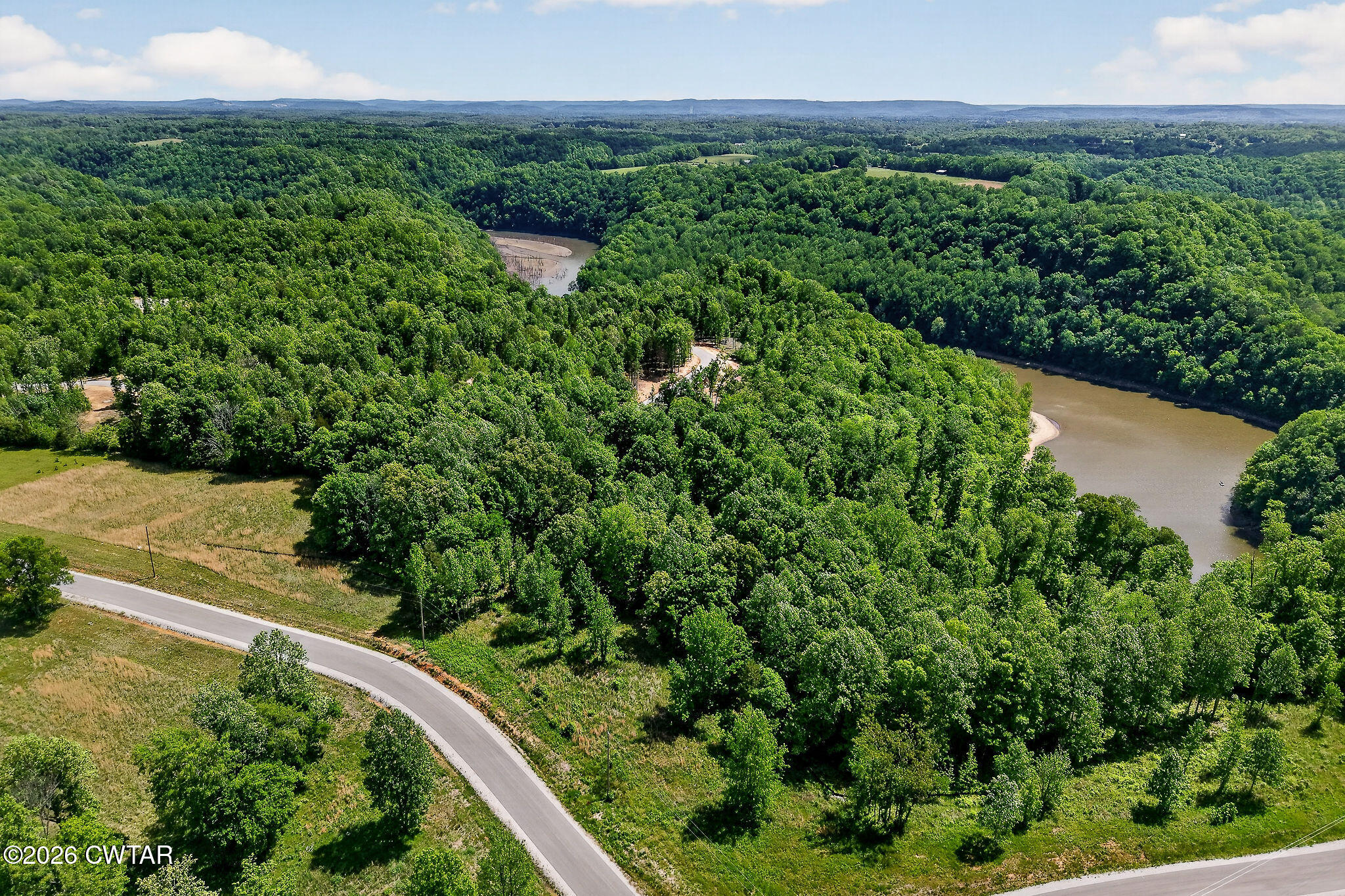 5881 Canoe Way Baxter, TN 38544 - Photo 2 of 19 DJI_20260429001748_0034_D