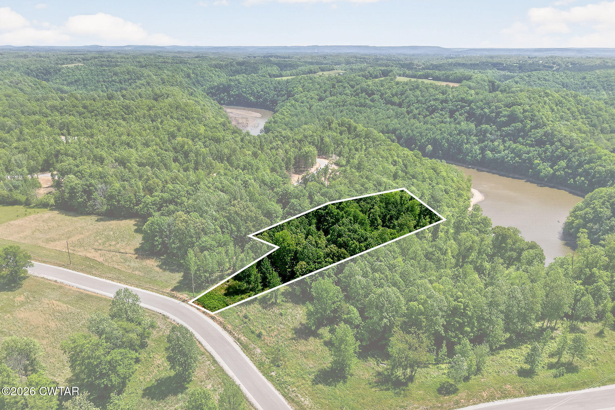5881 Canoe Way Baxter, TN 38544 - Photo 3 of 19 DJI_20260429001748_0034_D3