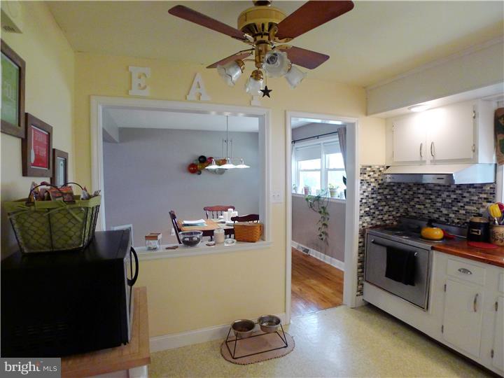 512 Snyder Road Reading, PA 19609 - Photo 6 of 22 Kitchen