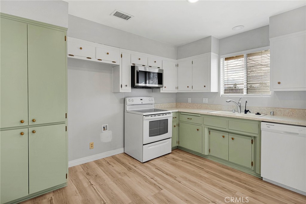 14866 Nokomis Road Apple Valley, CA 92307 - Photo 13 of 55