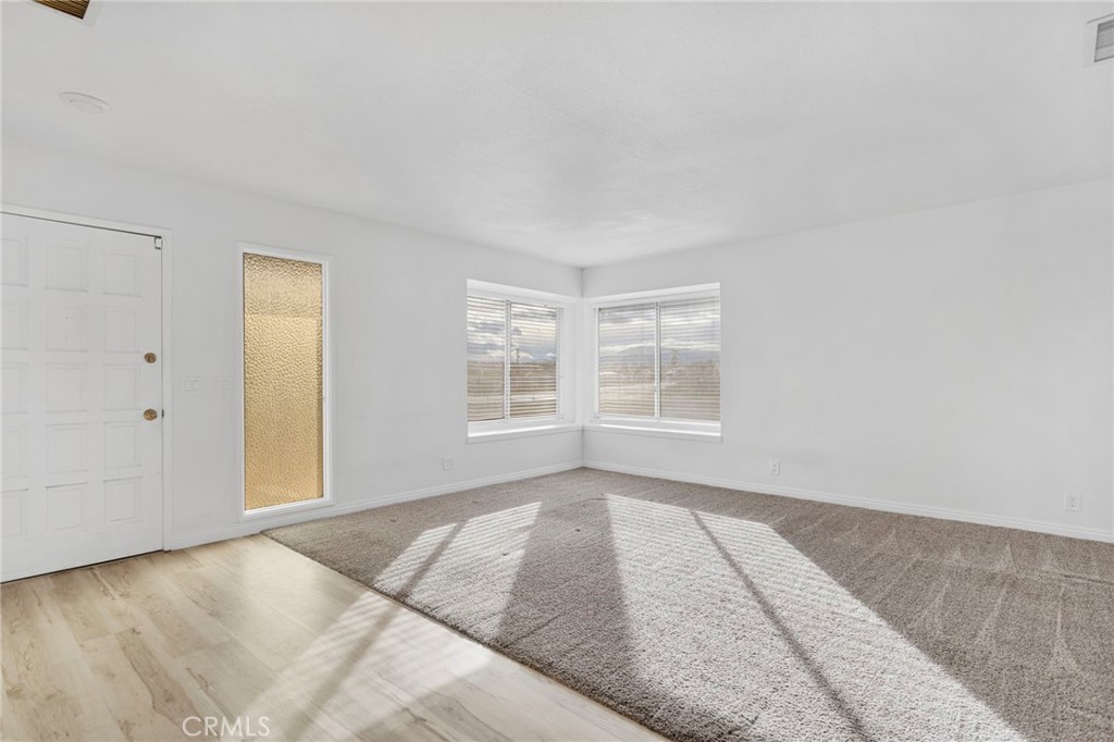 14866 Nokomis Road Apple Valley, CA 92307 - Photo 15 of 55 Family Room