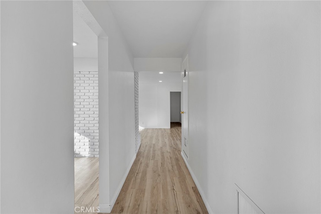 14866 Nokomis Road Apple Valley, CA 92307 - Photo 19 of 55 Hallway