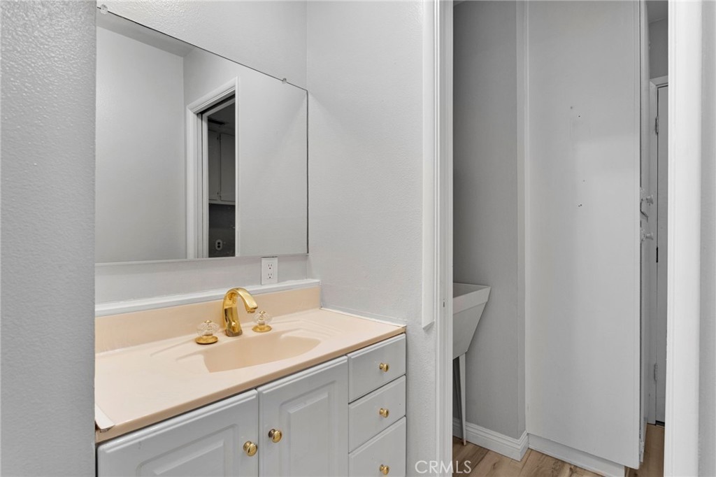 14866 Nokomis Road Apple Valley, CA 92307 - Photo 22 of 55 Main Bathroom