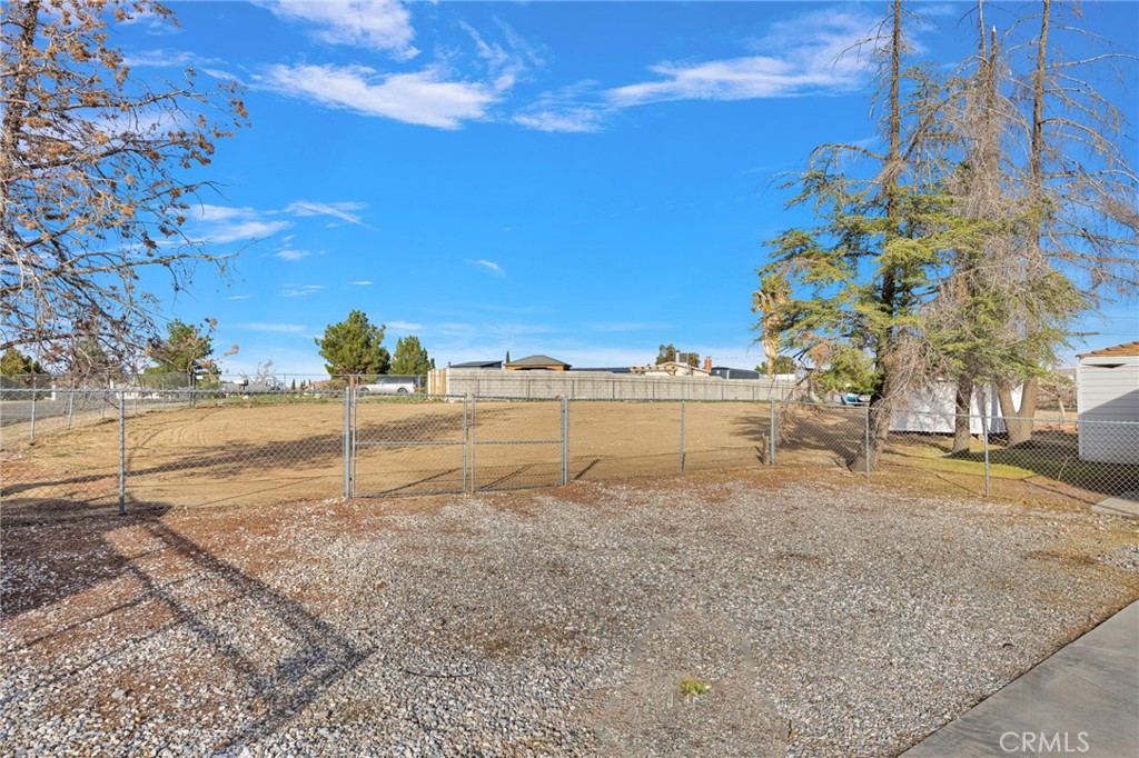 14866 Nokomis Road Apple Valley, CA 92307 - Photo 3 of 55