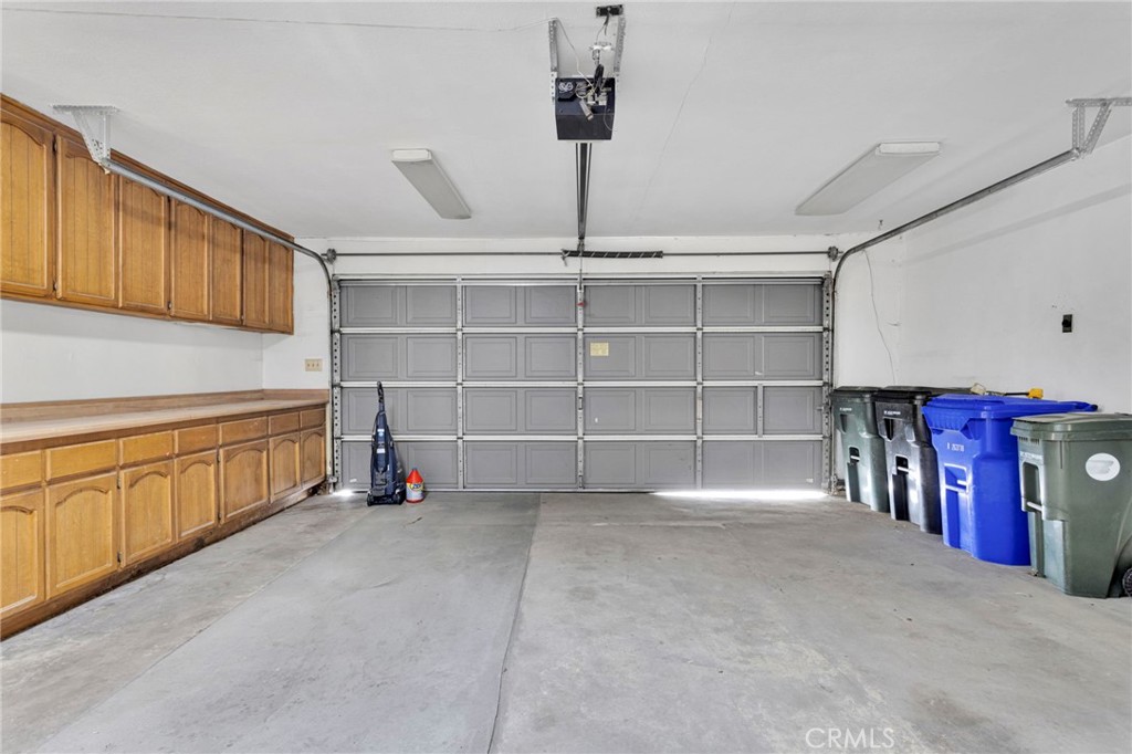 14866 Nokomis Road Apple Valley, CA 92307 - Photo 37 of 55 Garage