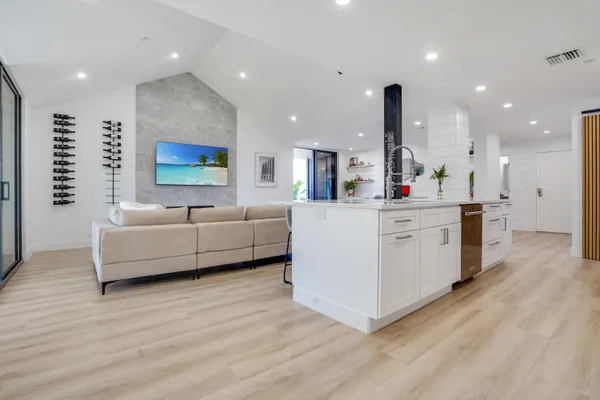 $1,175,000 | 1000 North Us Highway, Unit JA301, Jupiter, FL 33477