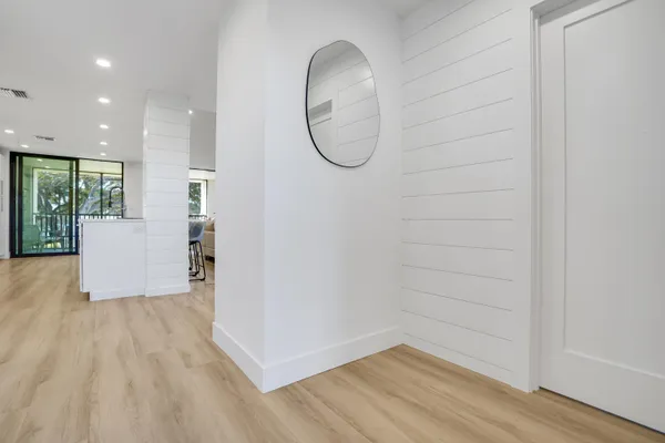 $1,175,000 | 1000 North Us Highway, Unit JA301, Jupiter, FL 33477