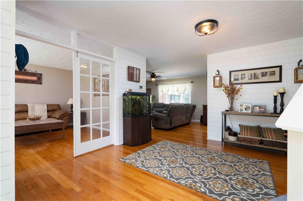 204 Randy Lane Coraopolis, PA 15108 - Photo 7 of 25 Gallery Image 7