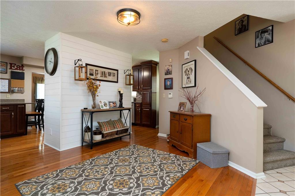 204 Randy Lane Coraopolis, PA 15108 - Photo 9 of 25 Gallery Image 9