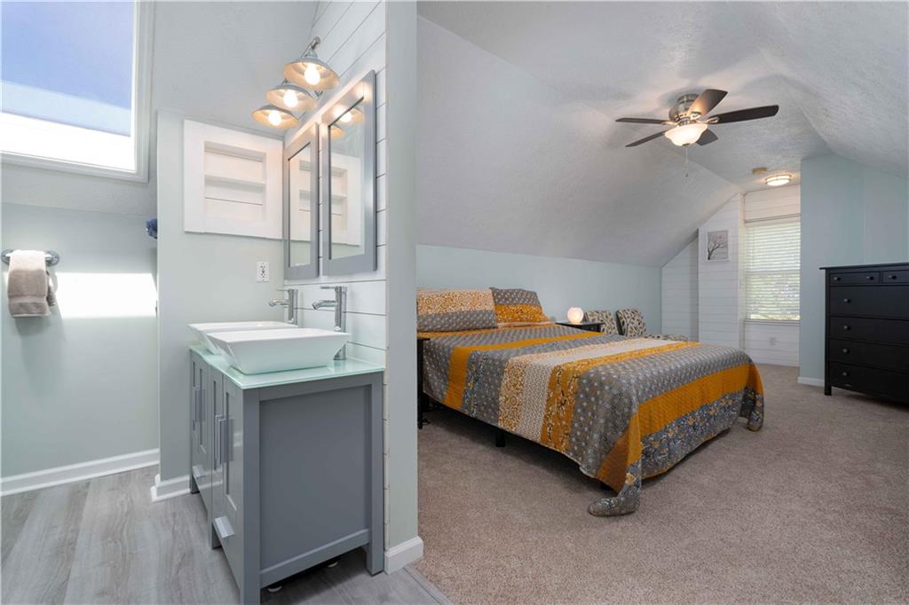 204 Randy Lane Coraopolis, PA 15108 - Photo 10 of 25 Gallery Image 10