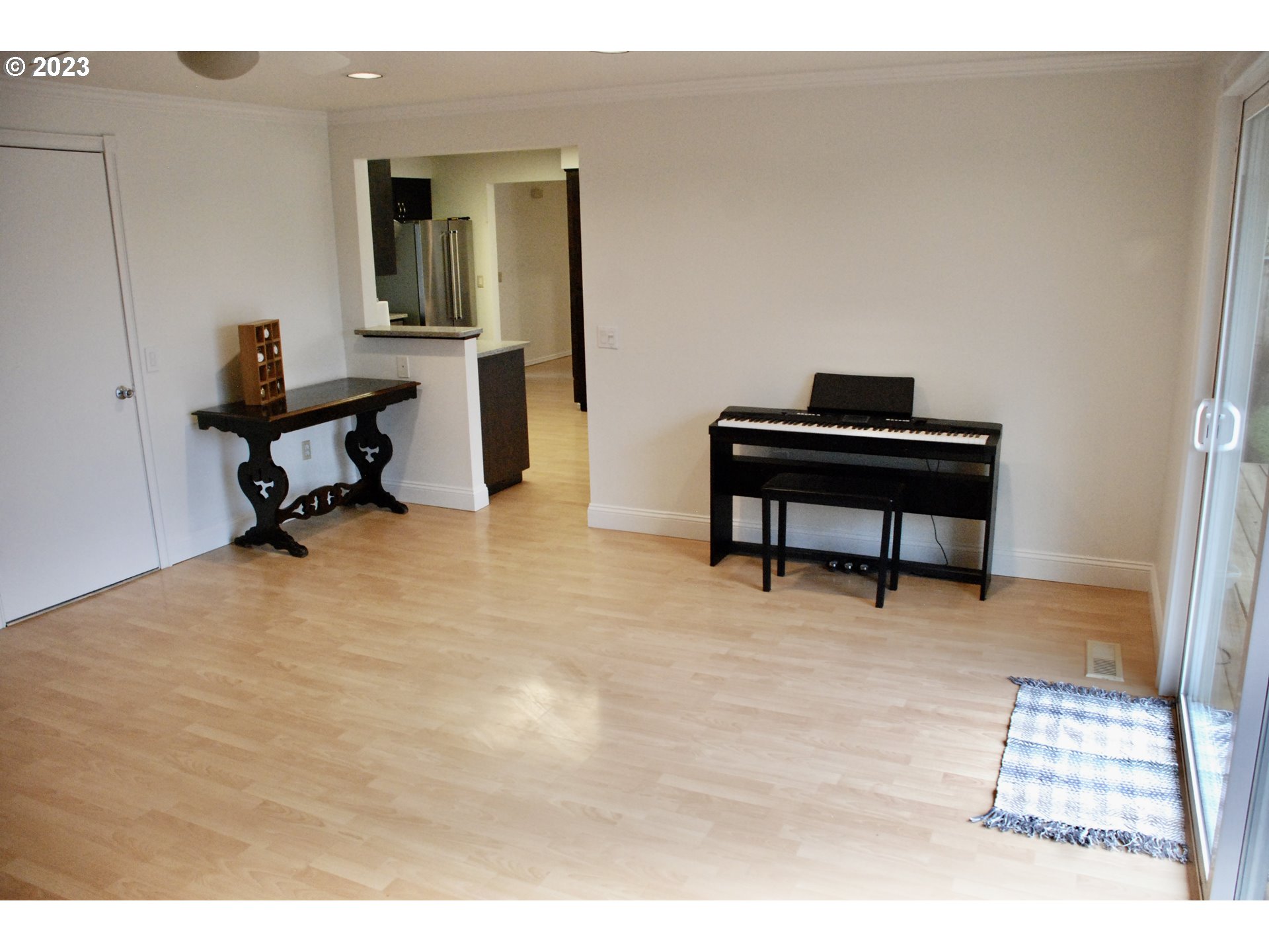7175 Southwest 173rd Avenue Beaverton, OR 97007 - Photo 11 of 20 a room with furniture