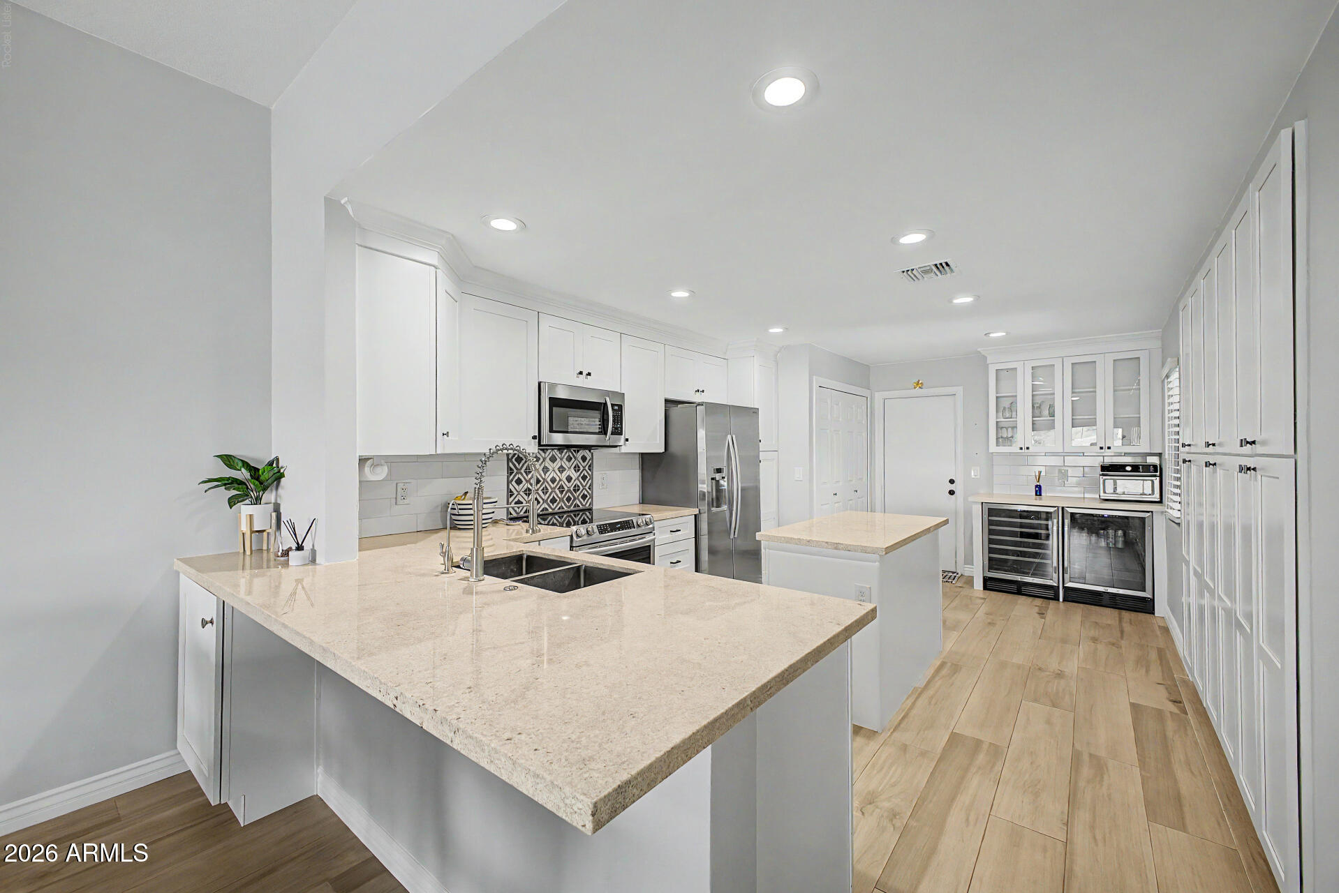 7972 East Cactus Wren Road Scottsdale, AZ 85250 - Photo 5 of 45 Kitchen