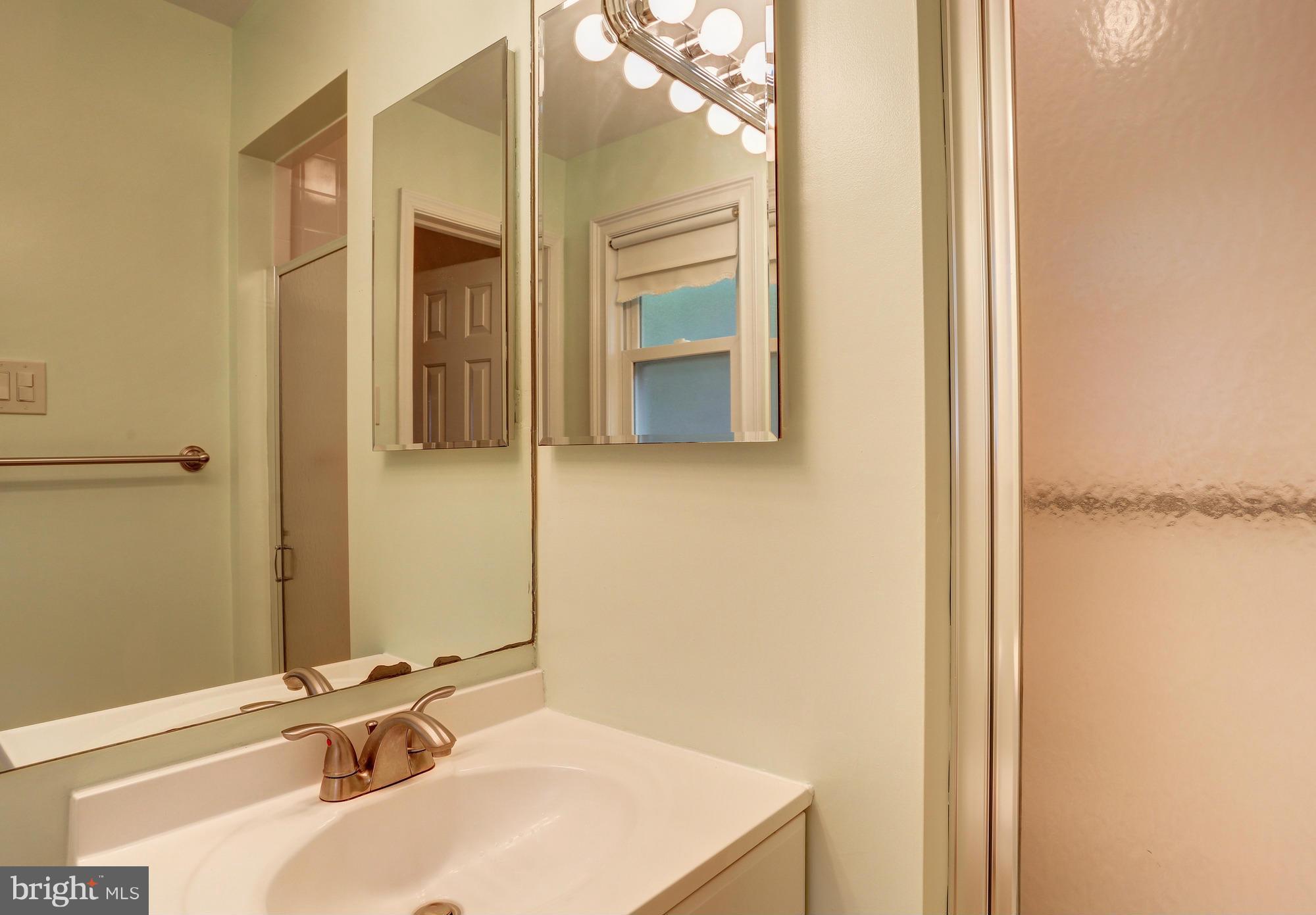 14001 Notley Road Silver Spring, MD 20904 - Photo 18 of 30 Bath (Master)