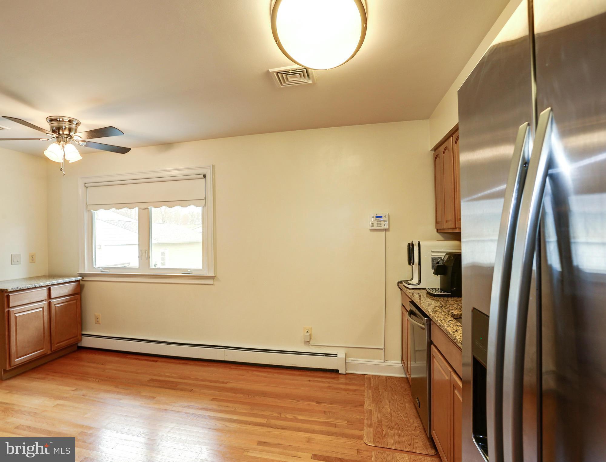 14001 Notley Road Silver Spring, MD 20904 - Photo 10 of 30 Table Space Kitchen
