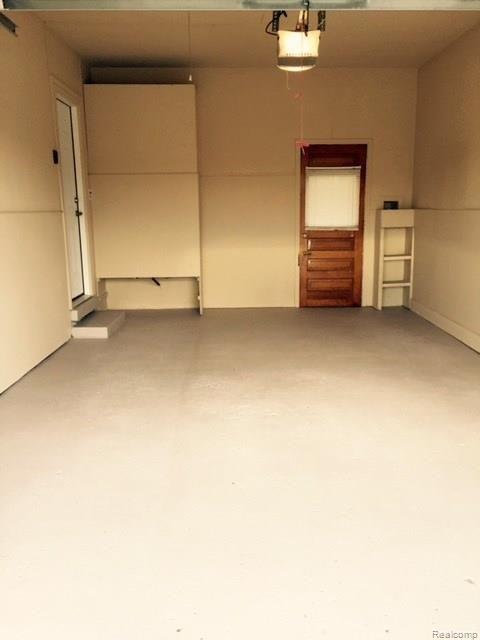 8650 Dale Center Line, MI 48015 - Photo 16 of 20 hd.jpg