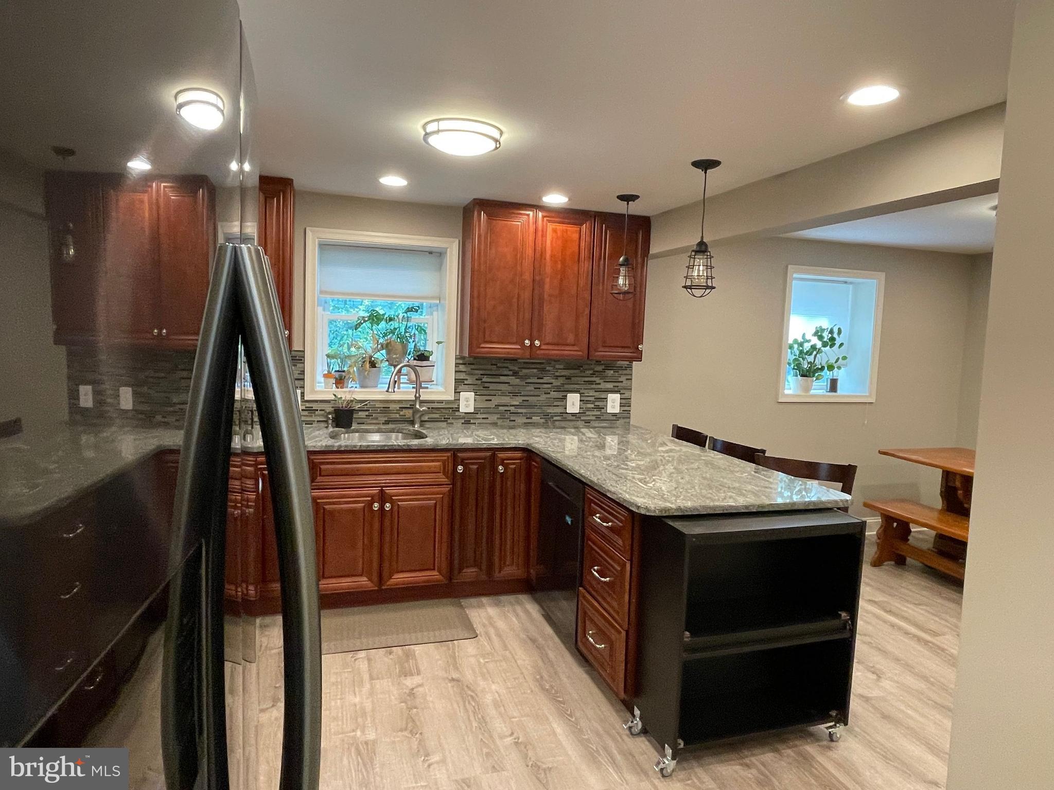 8489 Bussenius Road Pasadena, MD 21122 - Photo 8 of 31 Gallery Image 8