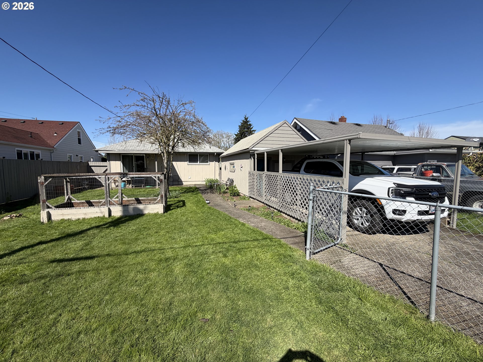 420 24th Avenue Longview, WA 98632 - Photo 18 of 21 a front view of a house with a yard