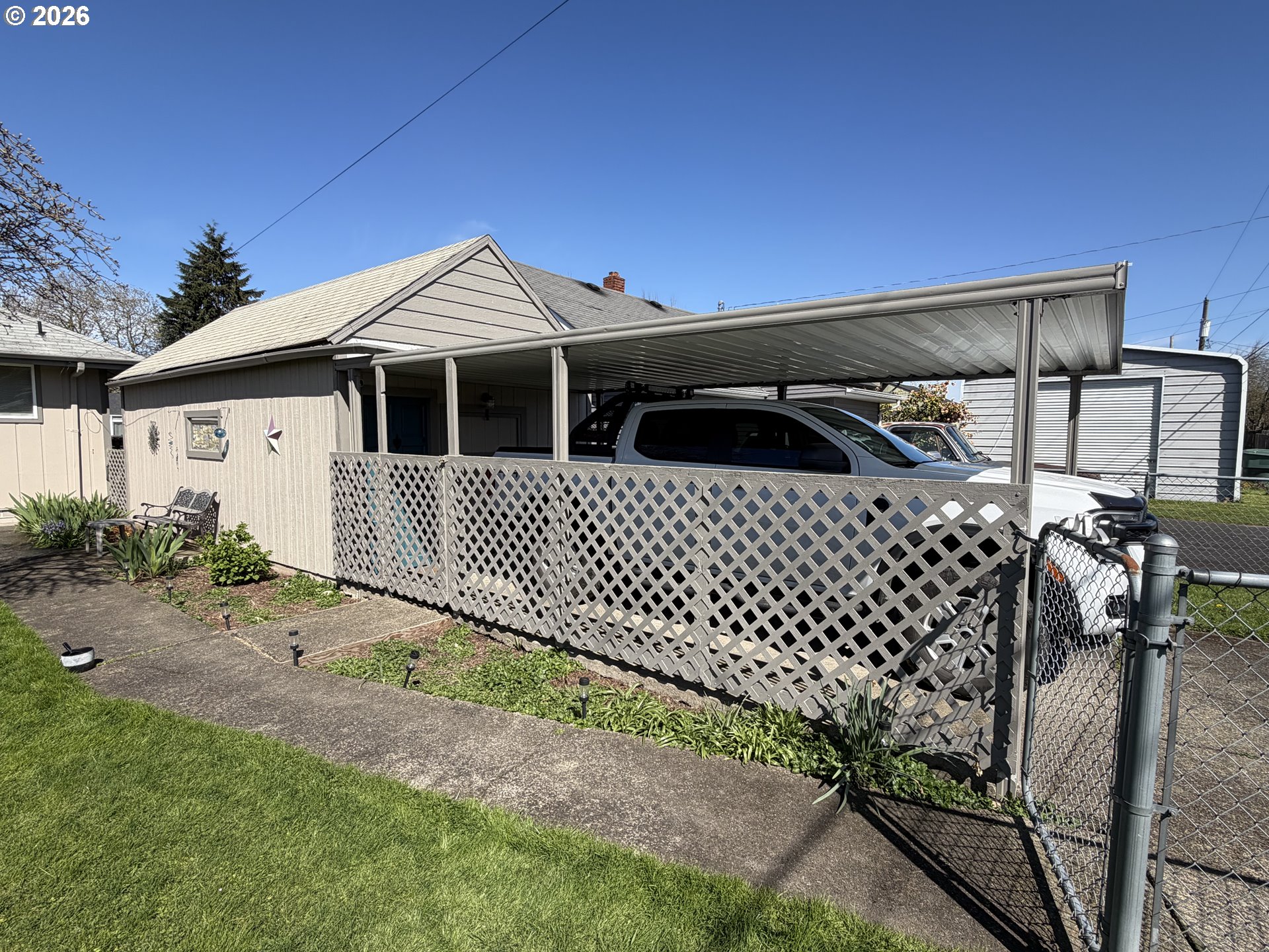 420 24th Avenue Longview, WA 98632 - Photo 20 of 21 a front view of a house with a yard