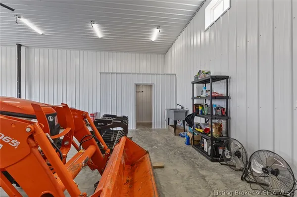 $575,000 | 8172 East Ash Road, Bloomfield, IN 47424