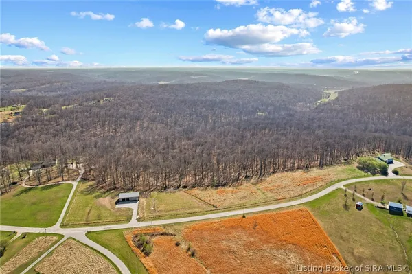 $575,000 | 8172 East Ash Road, Bloomfield, IN 47424