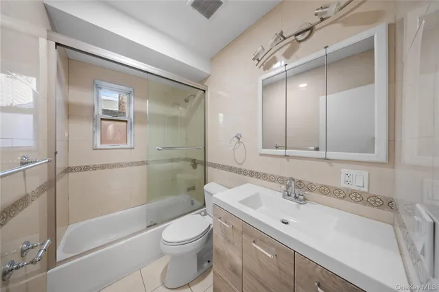 $1,169,999 | 197-15 53rd Avenue | Auburndale