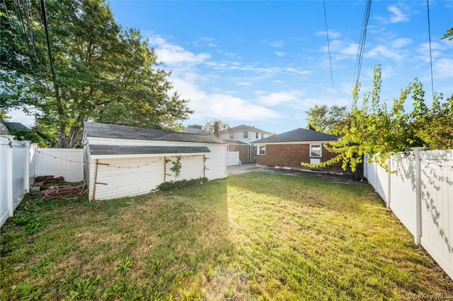 $1,169,999 | 197-15 53rd Avenue | Auburndale