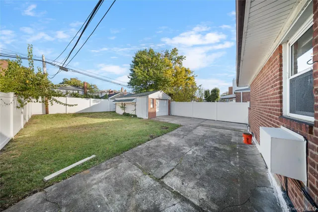 $1,169,999 | 197-15 53rd Avenue | Auburndale