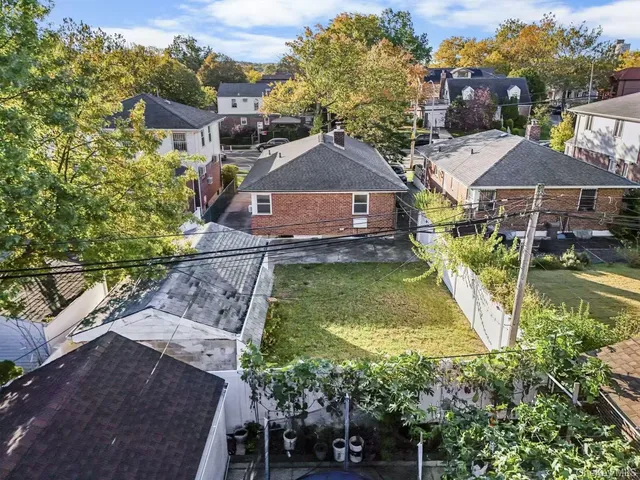 $1,169,999 | 197-15 53rd Avenue | Auburndale