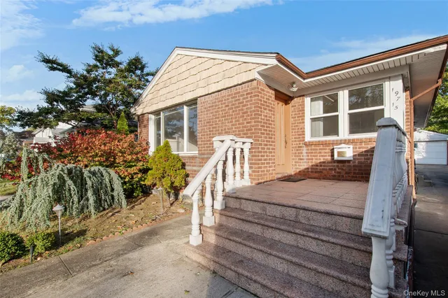 $1,169,999 | 197-15 53rd Avenue | Auburndale