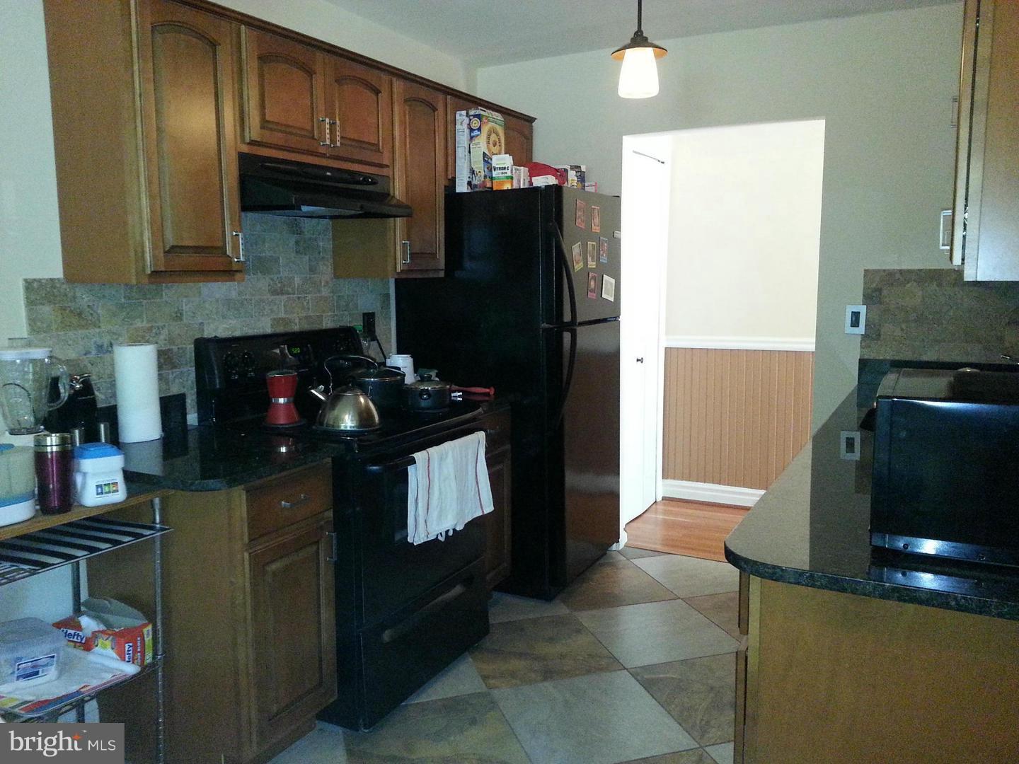 9915 Boise Road Laurel, MD 20708 - Photo 3 of 17 Granite counter tops
