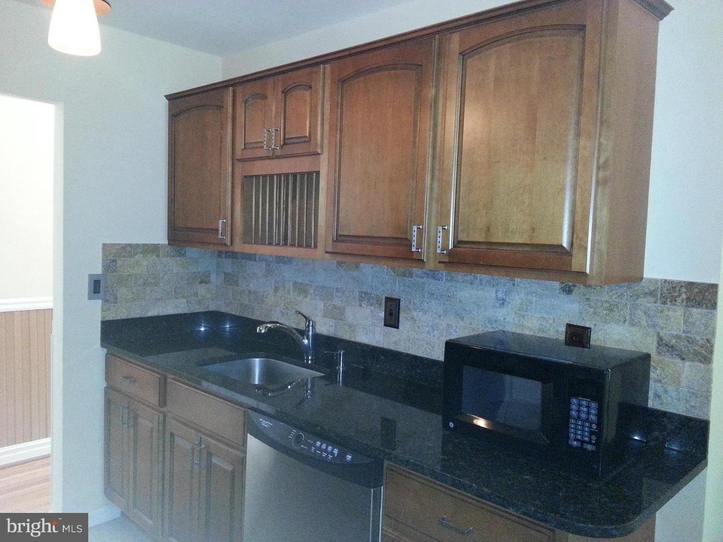 9915 Boise Road Laurel, MD 20708 - Photo 4 of 17 Ceramic back splash