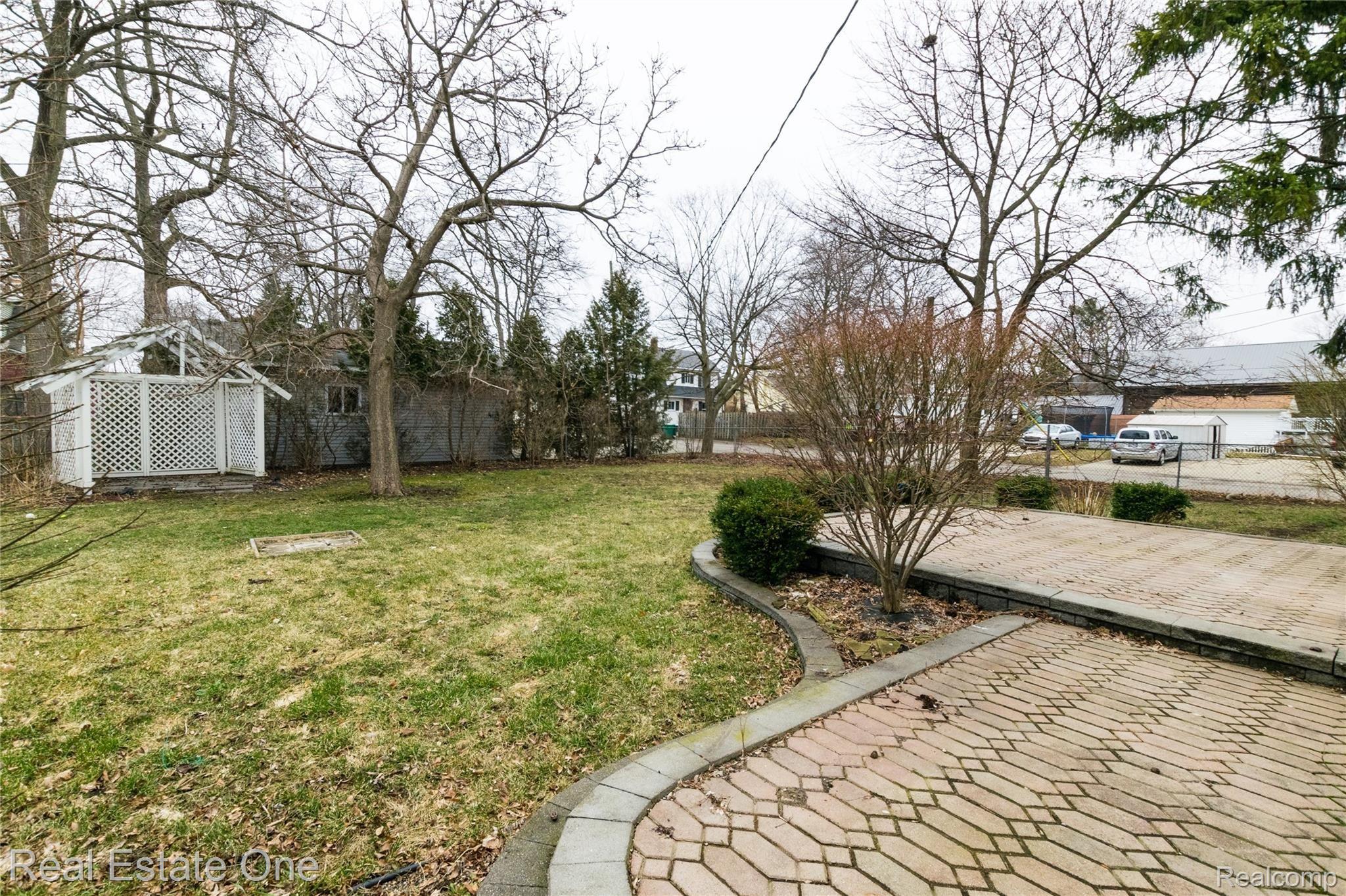 138 Benjamin Street Romeo, MI 48065 - Photo 7 of 26 138BenjaminSt-7.jpg